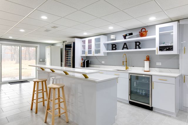 1N424 Indian Knoll Road, West Chicago, IL 60185