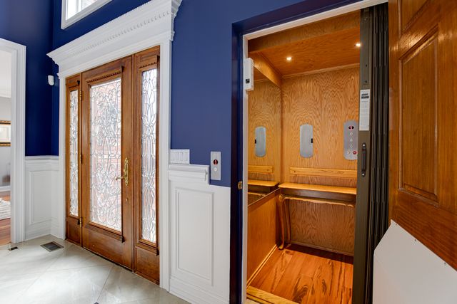 1N424 Indian Knoll Road, West Chicago, IL 60185