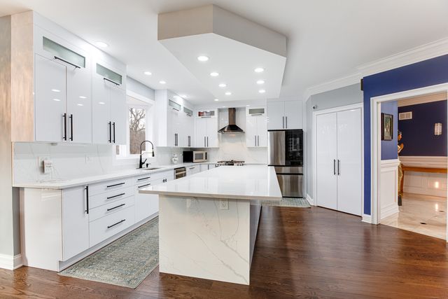 1N424 Indian Knoll Road, West Chicago, IL 60185