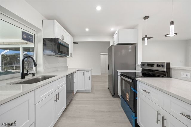 1124 SE 31st ST, Cape Coral, FL 33904