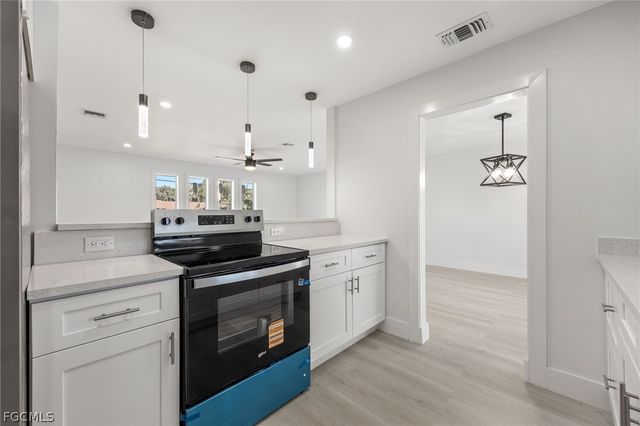 1124 SE 31st ST, Cape Coral, FL 33904