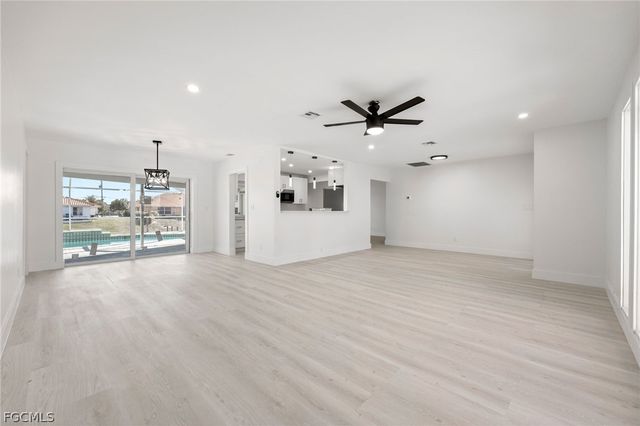 1124 SE 31st ST, Cape Coral, FL 33904