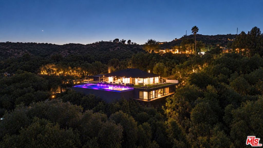 2402 Carman Crest Drive, Los Angeles, CA 90068 — photo 3