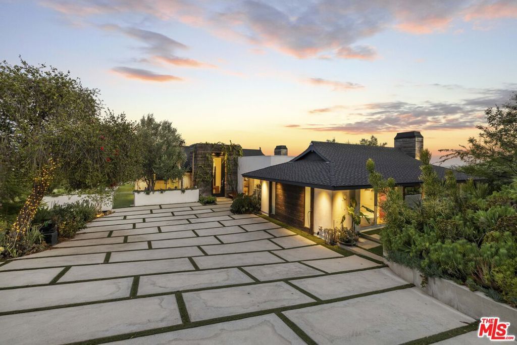 2402 Carman Crest Drive, Los Angeles, CA 90068 — photo 5