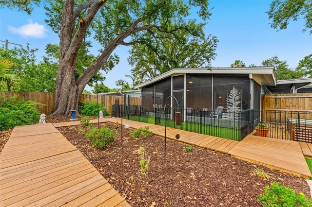 8018 N OLA AVENUE, Tampa, FL 33604