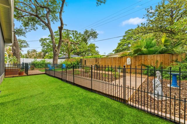 8018 N OLA AVENUE, Tampa, FL 33604