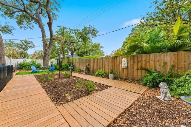 8018 N OLA AVENUE, Tampa, FL 33604