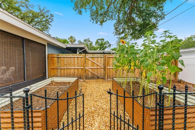 8018 N OLA AVENUE, Tampa, FL 33604
