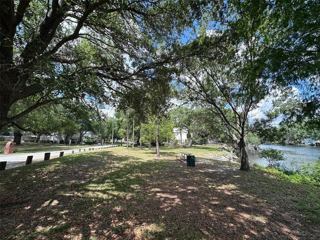 8018 N OLA AVENUE, Tampa, FL 33604