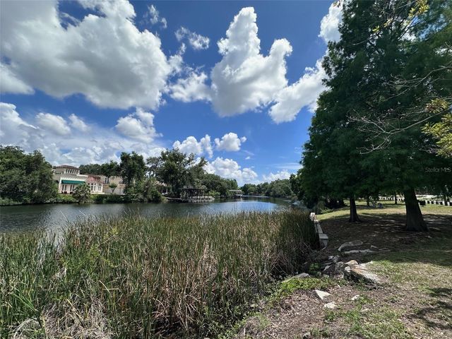 8018 N OLA AVENUE, Tampa, FL 33604
