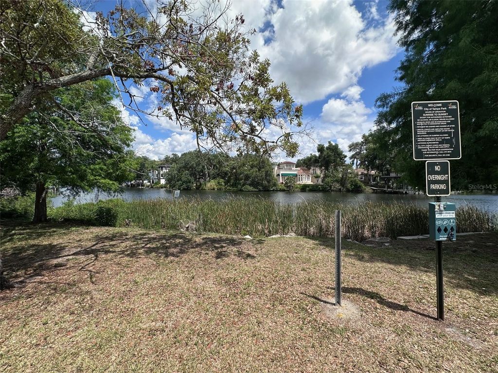 Image 39 of property listing at 8018 N OLA AVENUE, Tampa, FL 33604