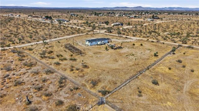 5885 Dos Palmas, Phelan, CA 92371