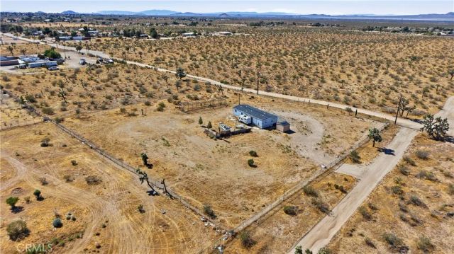 5885 Dos Palmas, Phelan, CA 92371