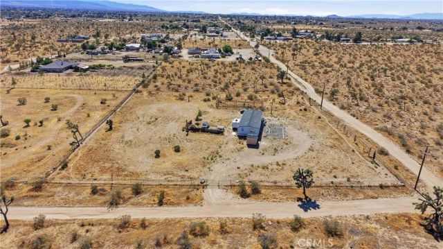 5885 Dos Palmas, Phelan, CA 92371
