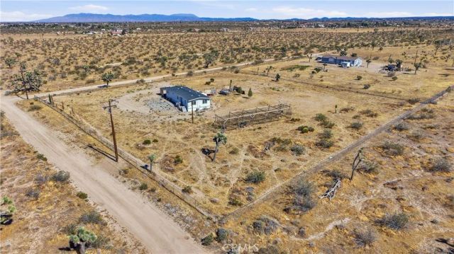 5885 Dos Palmas, Phelan, CA 92371