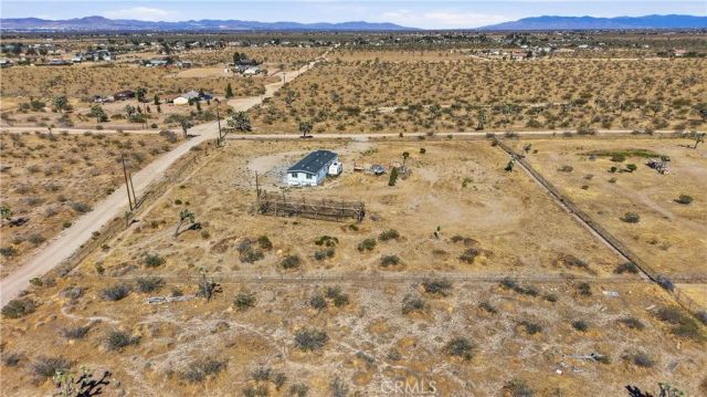 5885 Dos Palmas, Phelan, CA 92371