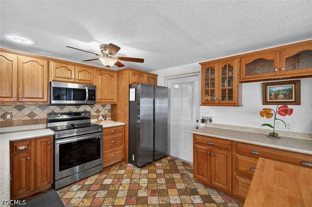 30 Aloe ST, Alva, FL 33920