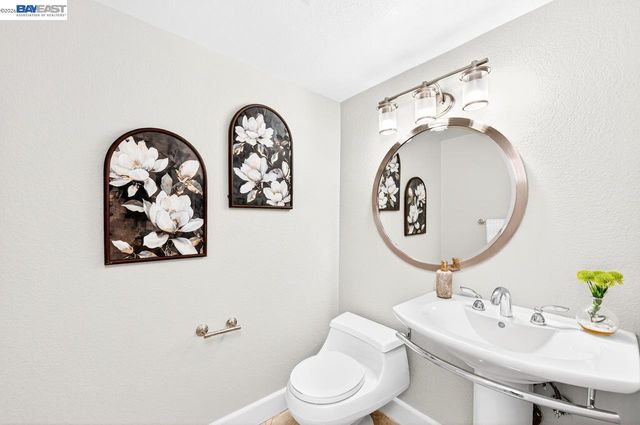 7361 Stonedale Dr, Pleasanton, CA 94588