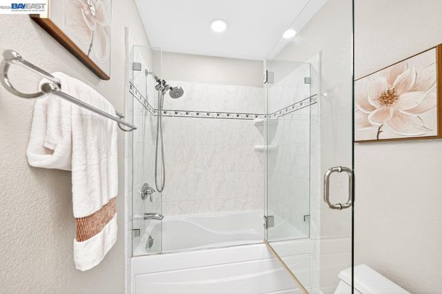 7361 Stonedale Dr, Pleasanton, CA 94588