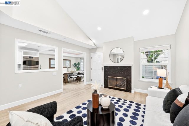 7361 Stonedale Dr, Pleasanton, CA 94588