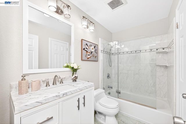 7361 Stonedale Dr, Pleasanton, CA 94588