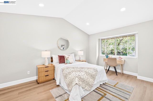 7361 Stonedale Dr, Pleasanton, CA 94588