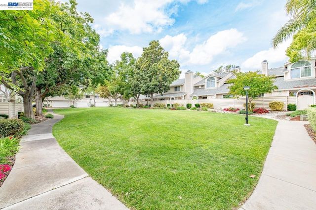 7361 Stonedale Dr, Pleasanton, CA 94588