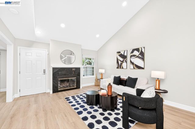7361 Stonedale Dr, Pleasanton, CA 94588
