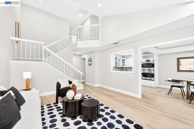 7361 Stonedale Dr, Pleasanton, CA 94588
