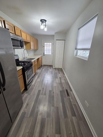 34 Cardinal Lane, Carpentersville, IL 60110