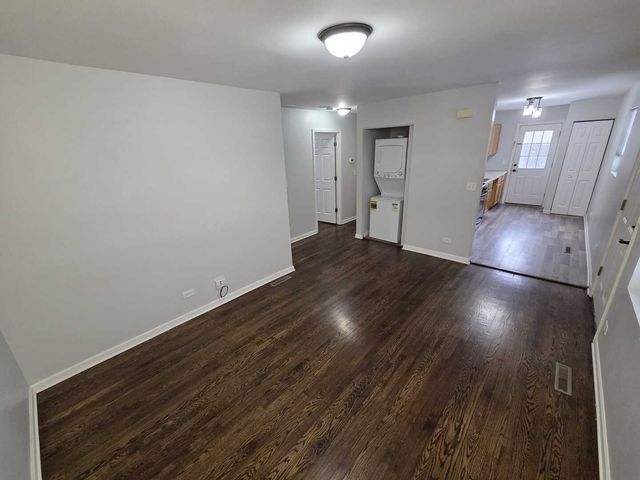 34 Cardinal Lane, Carpentersville, IL 60110