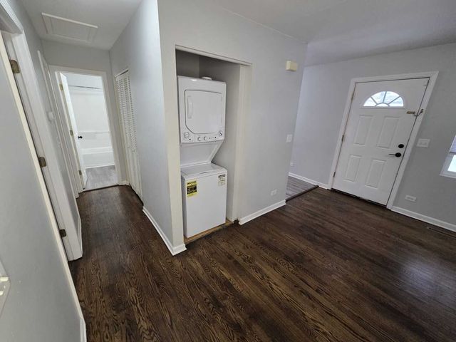 34 Cardinal Lane, Carpentersville, IL 60110