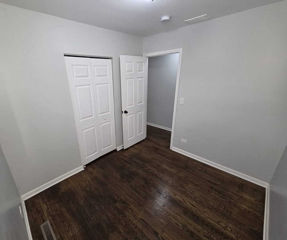 34 Cardinal Lane, Carpentersville, IL 60110