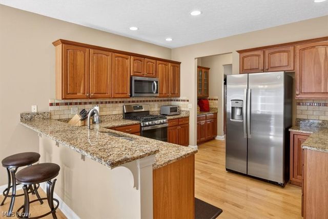 122 Haskell Drive, Bratenahl, OH 44108