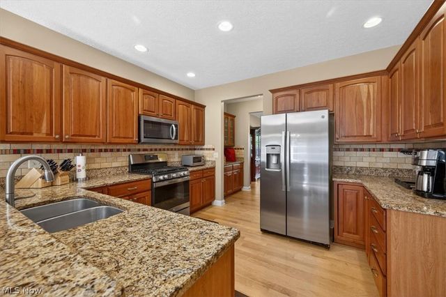 122 Haskell Drive, Bratenahl, OH 44108