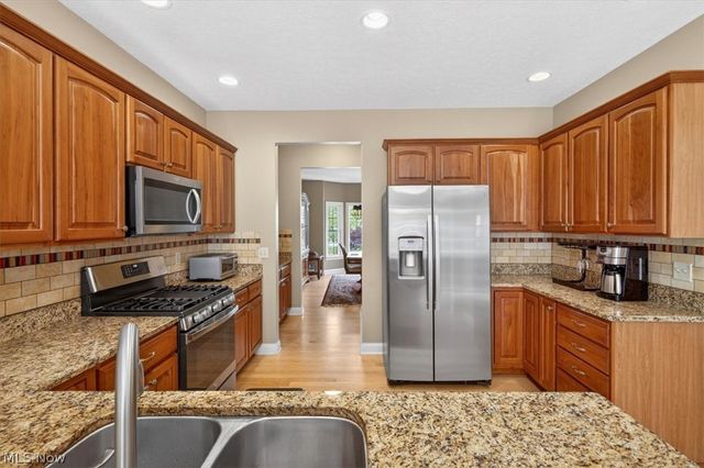 122 Haskell Drive, Bratenahl, OH 44108