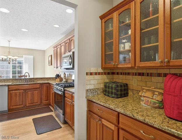 122 Haskell Drive, Bratenahl, OH 44108