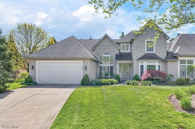 122 Haskell Drive, Bratenahl, OH 44108