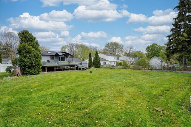 19 Longhorn Drive, Henrietta, NY 14586