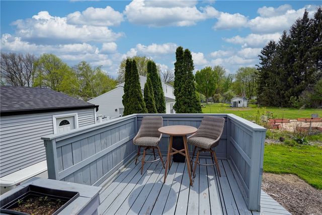 19 Longhorn Drive, Henrietta, NY 14586