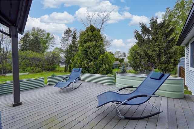 19 Longhorn Drive, Henrietta, NY 14586