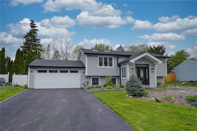 19 Longhorn Drive, Henrietta, NY 14586