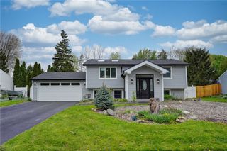 19 Longhorn Drive, Henrietta, NY 14586