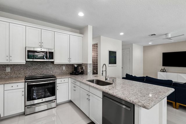 14566 White Jade Terrace, Delray Beach, FL 33446