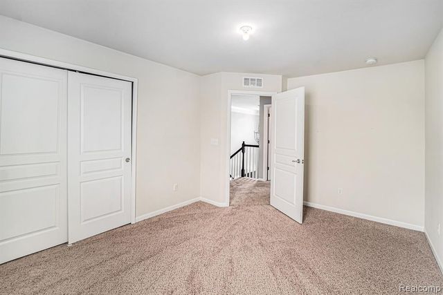 58874 Peters Barn Drive, South Lyon, MI 48178