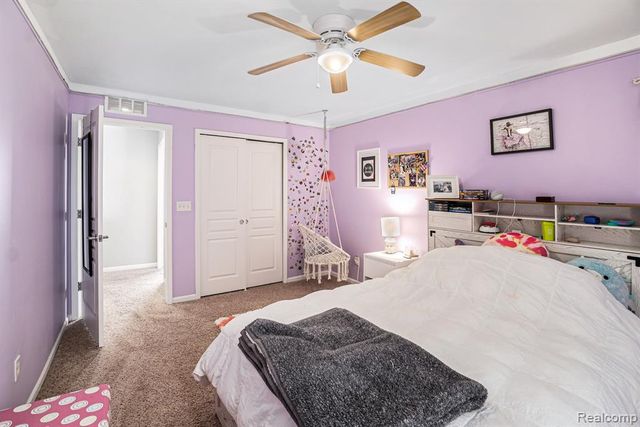 58874 Peters Barn Drive, South Lyon, MI 48178