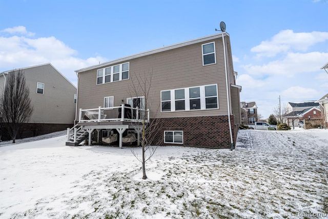 58874 Peters Barn Drive, South Lyon, MI 48178