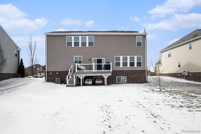 58874 Peters Barn Drive, South Lyon, MI 48178