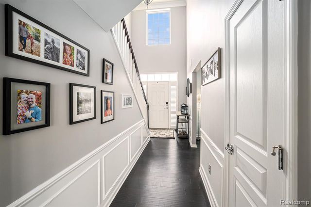 58874 Peters Barn Drive, South Lyon, MI 48178