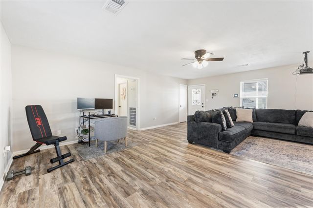 13743 Fm 1409, Old River-winfree, TX 77535